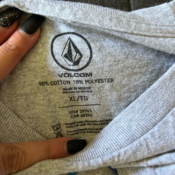 Boys Volcom Tee. Excellent condition. Smoke free home - Picture 2 of 4